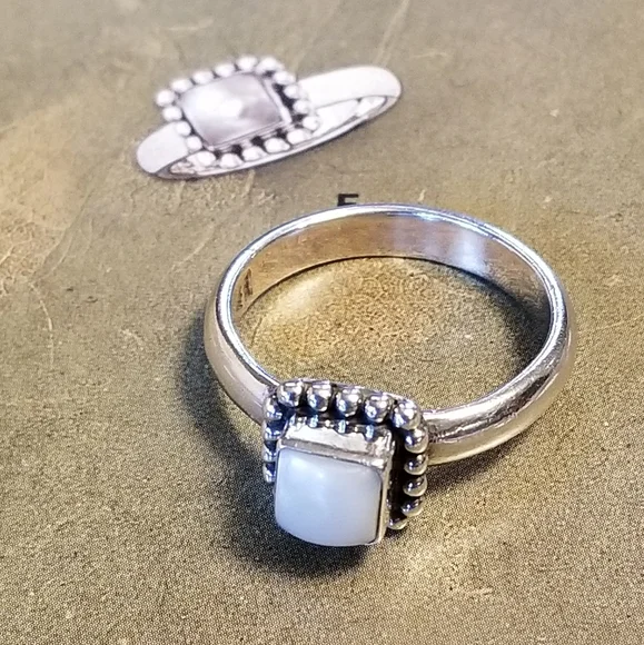 Silpada Sterling Silver & Pearl Ring - Picture 10 of 14